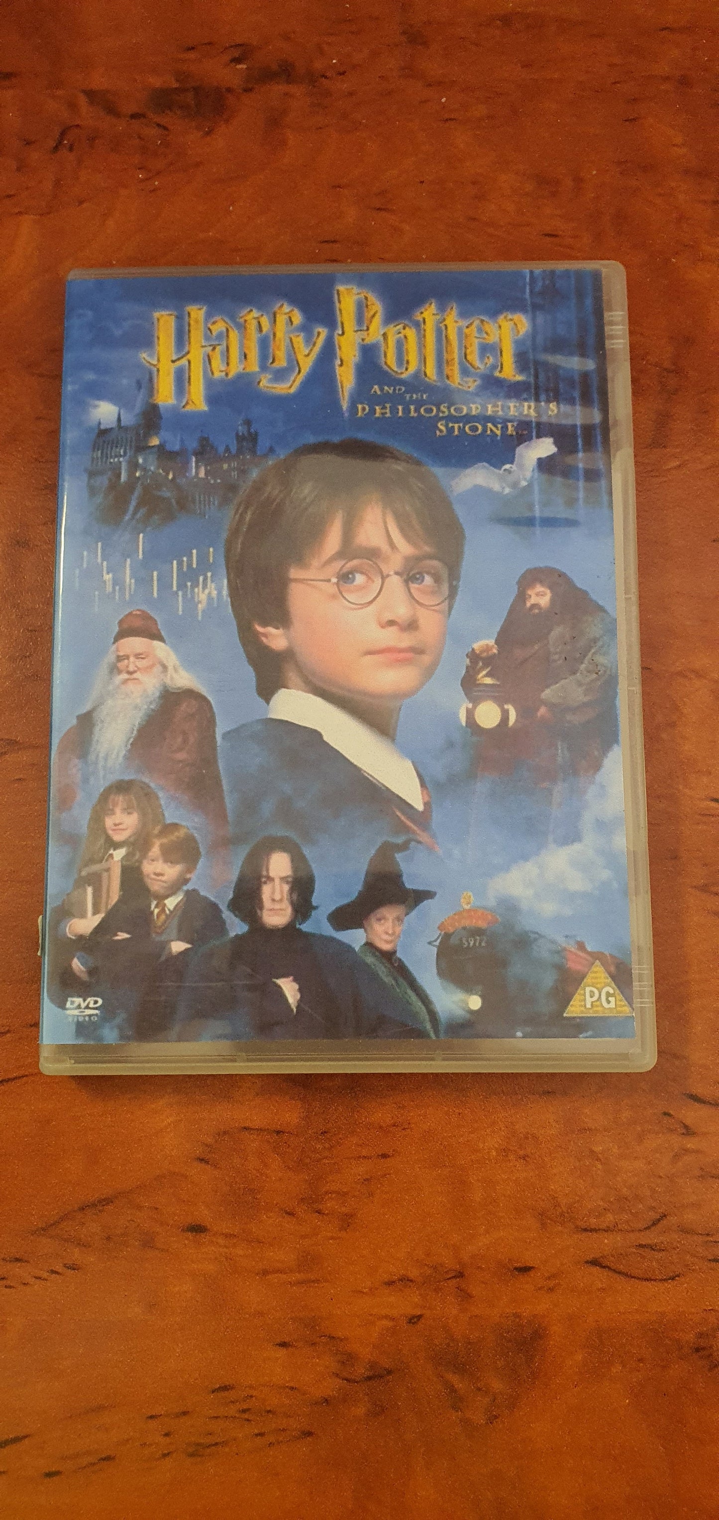 HARRY POTTER AND THE PHILSORCERERS STONE