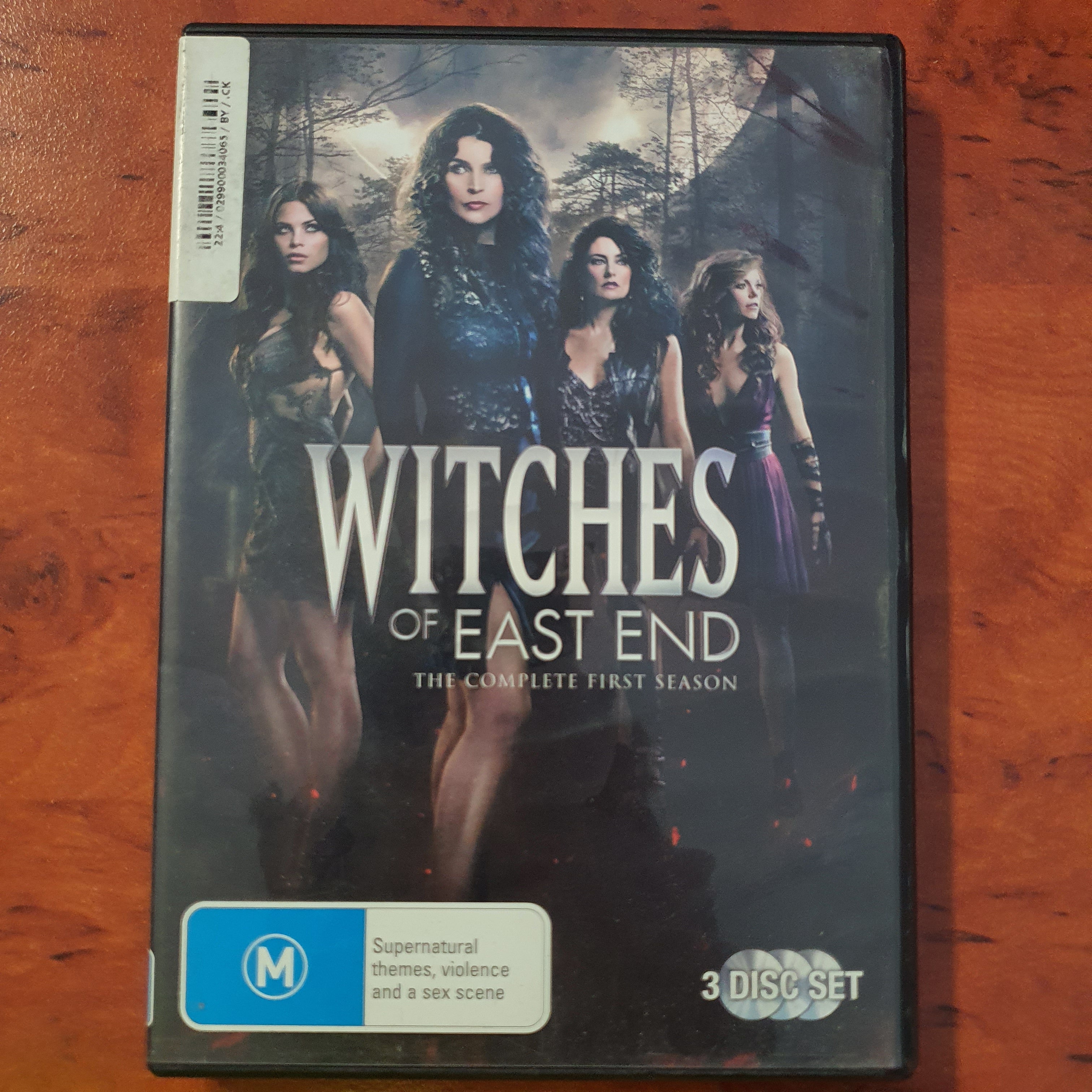 WITCHES OF EAST END SEASON 1